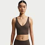 NikeSKIMS Matte Women's V-Neck Long-Line Bra. Nike SG
